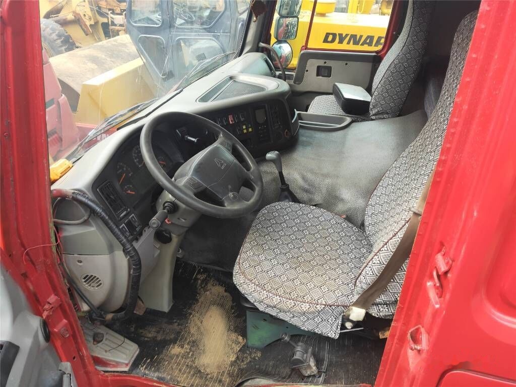 Sinotruk HOWO 8*4 Dump truck - Damperli kamyon: fotoğraf 5 Sinotruk HOWO 8*4 Dump truck - Damperli kamyon: fotoğraf 5