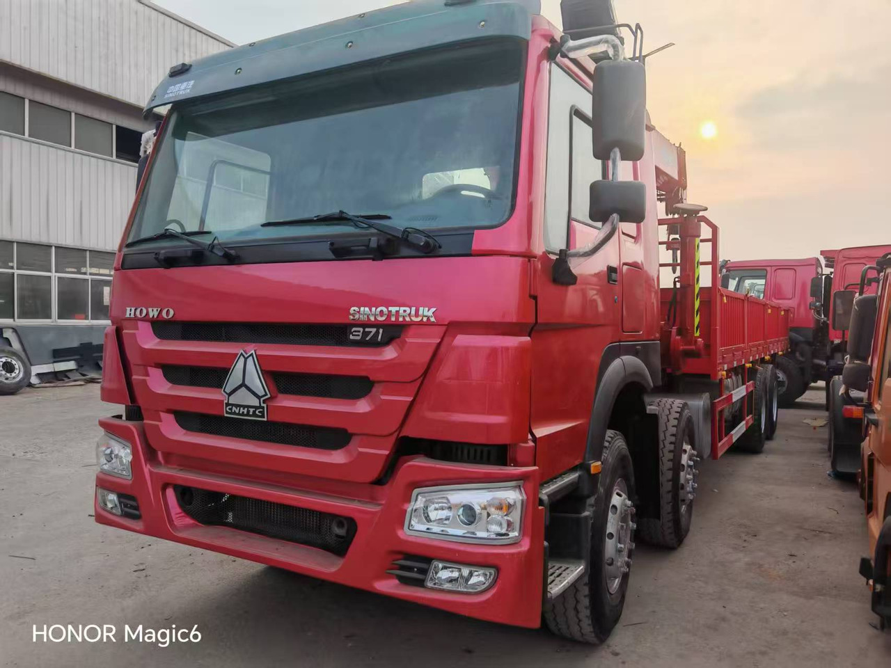 Sinotruk HOWO 8*4 Mobile crane - Mobil vinç: fotoğraf 3 Sinotruk HOWO 8*4 Mobile crane - Mobil vinç: fotoğraf 3