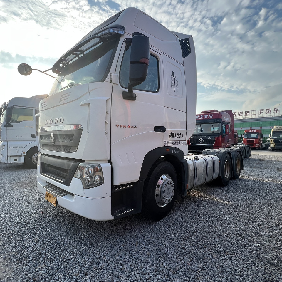 Sinotruk HOWO T7H480 Tractor - Mini damperli kamyon: fotoğraf 1 Sinotruk HOWO T7H480 Tractor - Mini damperli kamyon: fotoğraf 1
