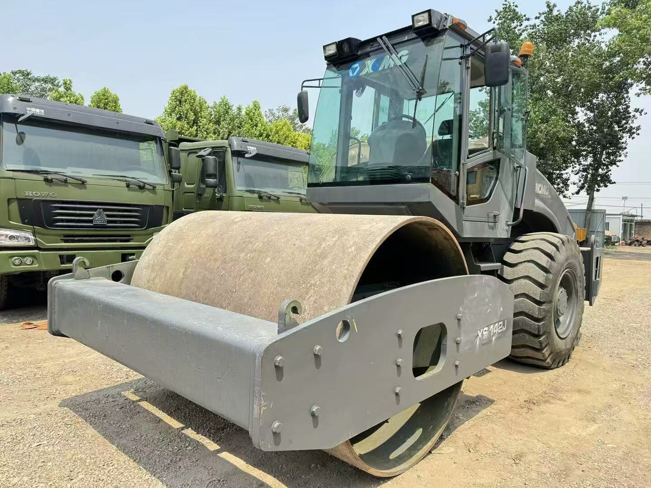 XCMG XS142J - Yol silindiri: fotoğraf 1 XCMG XS142J - Yol silindiri: fotoğraf 1