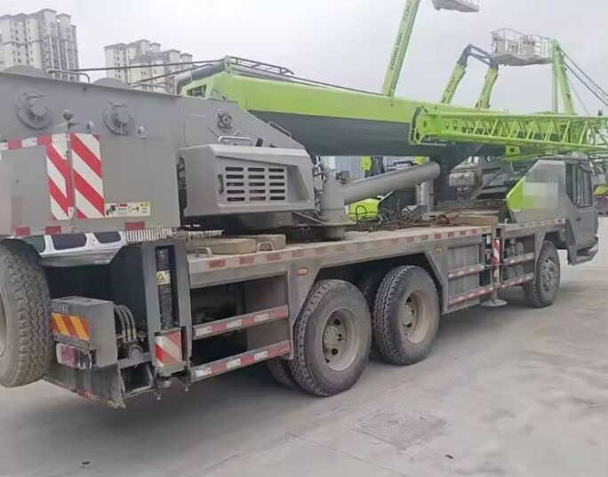 Zoomlion ZTC250-1 - Mobil vinç: fotoğraf 3 Zoomlion ZTC250-1 - Mobil vinç: fotoğraf 3