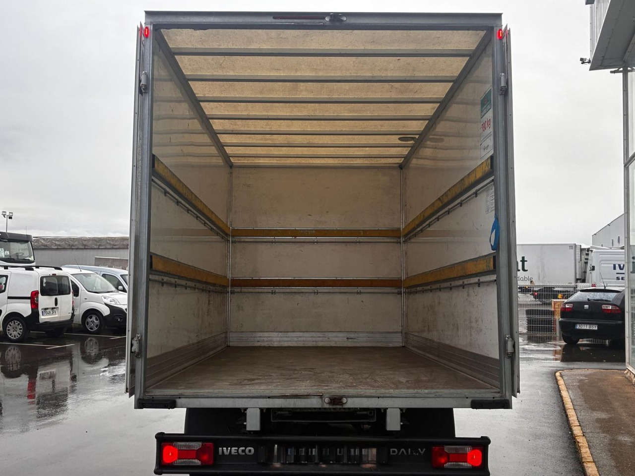Caja cerrada IVECO 35C16 20m3 con puertas traseras - Kapalı kasa kamyonet: fotoğraf 5 Caja cerrada IVECO 35C16 20m3 con puertas traseras - Kapalı kasa kamyonet: fotoğraf 5