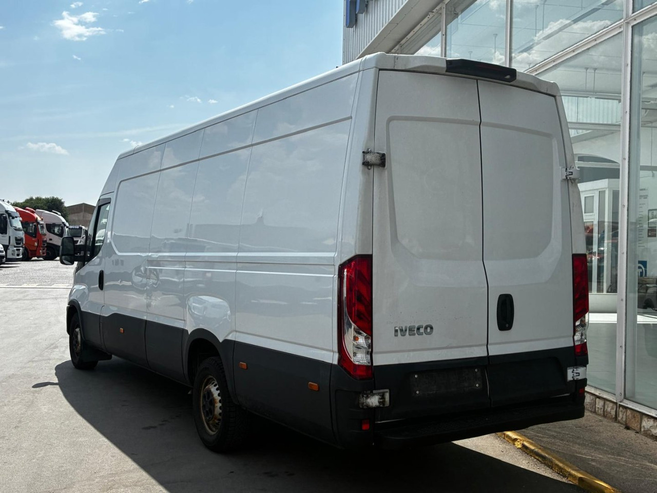 Furgón IVECO 35S14 V 16m3 - Panelvan: fotoğraf 4 Furgón IVECO 35S14 V 16m3 - Panelvan: fotoğraf 4