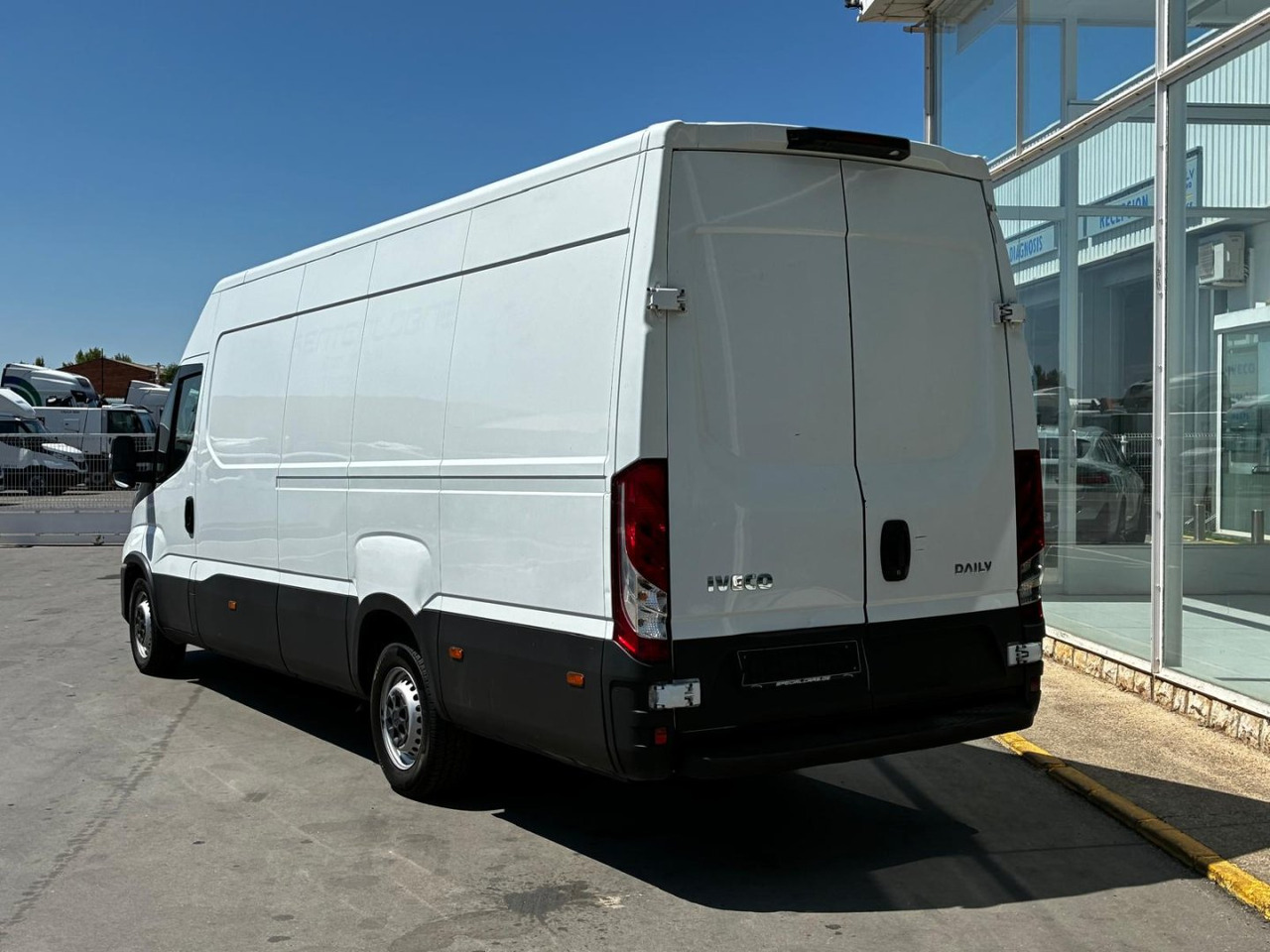 Furgón IVECO 35S14 V 16m3 - Panelvan: fotoğraf 4 Furgón IVECO 35S14 V 16m3 - Panelvan: fotoğraf 4