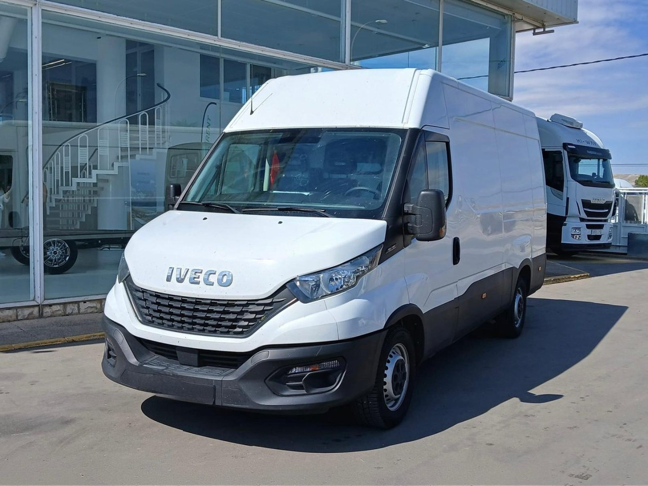 Furgón IVECO 35S16 V 12m3 - Panelvan: fotoğraf 1 Furgón IVECO 35S16 V 12m3 - Panelvan: fotoğraf 1