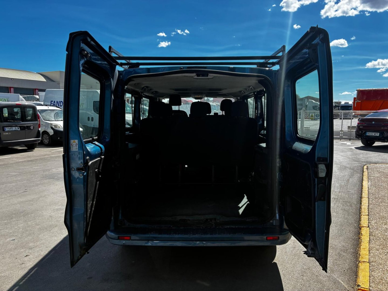 Furgón Opel Vivaro 9 Plazas - Panelvan: fotoğraf 5 Furgón Opel Vivaro 9 Plazas - Panelvan: fotoğraf 5