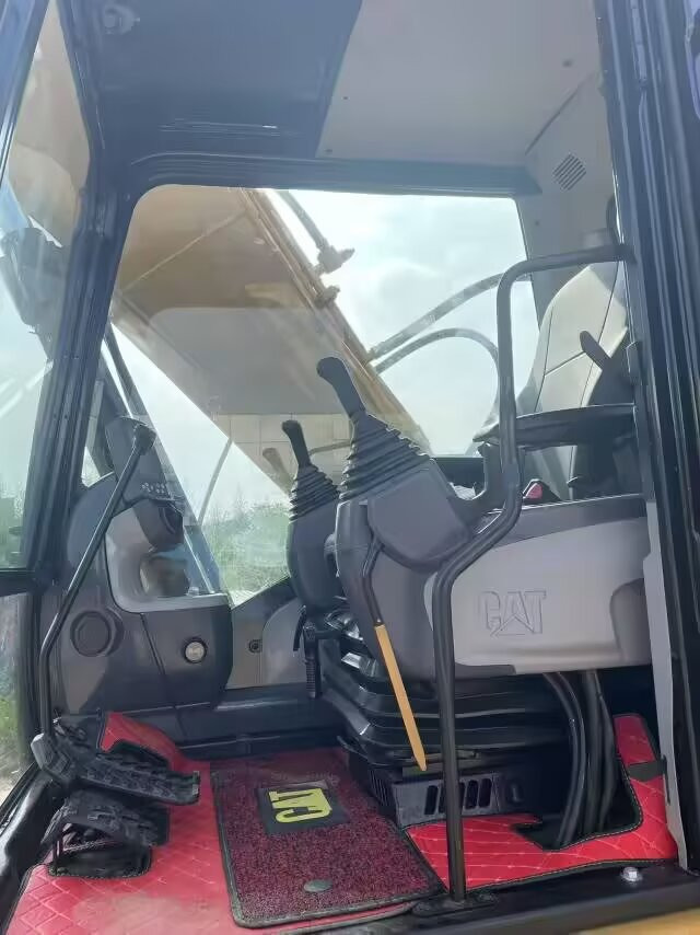 Paletli ekskavatör CAT 320D2 L: fotoğraf 9 Paletli ekskavatör CAT 320D2 L: fotoğraf 9