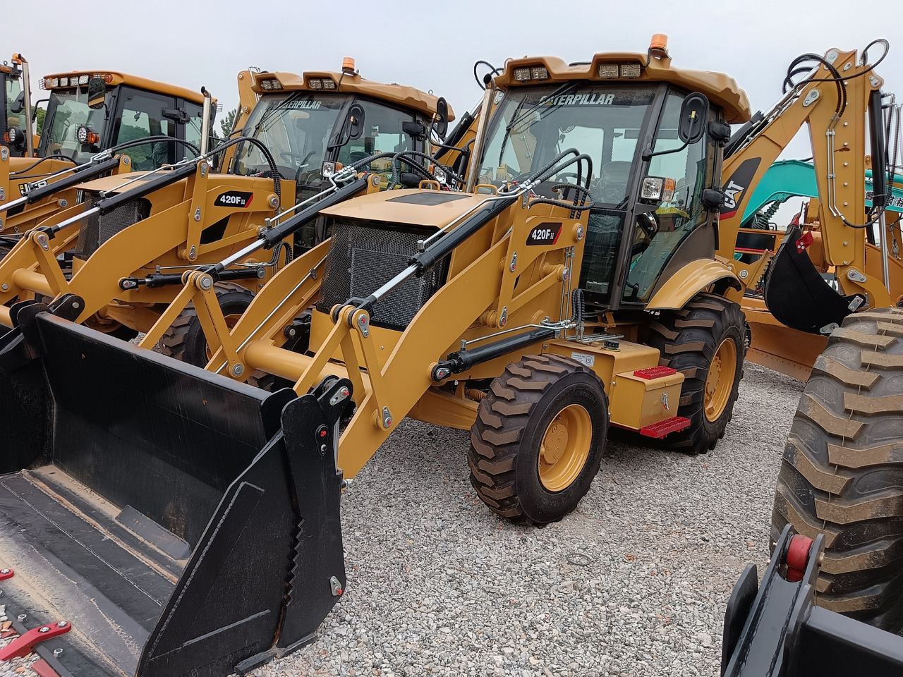 CATERPILLAR 420FⅡ CAT - Iş makinesi: fotoğraf 1 CATERPILLAR 420FⅡ CAT - Iş makinesi: fotoğraf 1