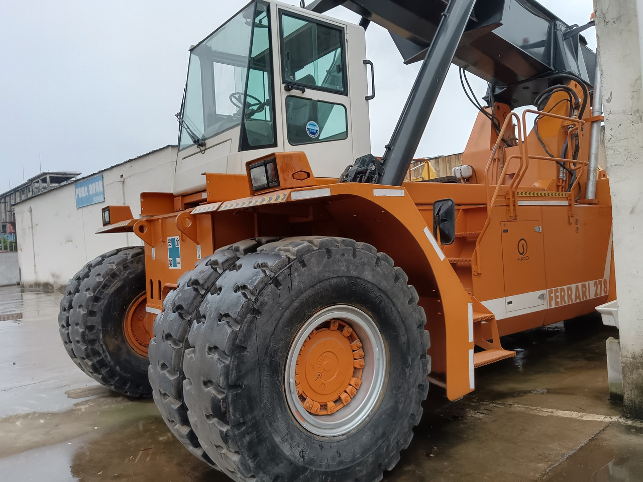 CVS FERRARRI 278 Ferrarri F278.6 - Reachstacker: fotoğraf 4 CVS FERRARRI 278 Ferrarri F278.6 - Reachstacker: fotoğraf 4