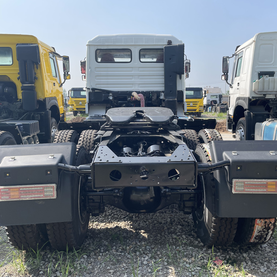 SHACMAN F3000 TRACTOR HEAD - Çekici: fotoğraf 3 SHACMAN F3000 TRACTOR HEAD - Çekici: fotoğraf 3