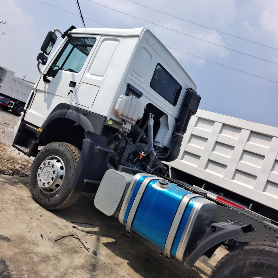 Çekici SINOTRUK HOWO 6*4 371HP: fotoğraf 1