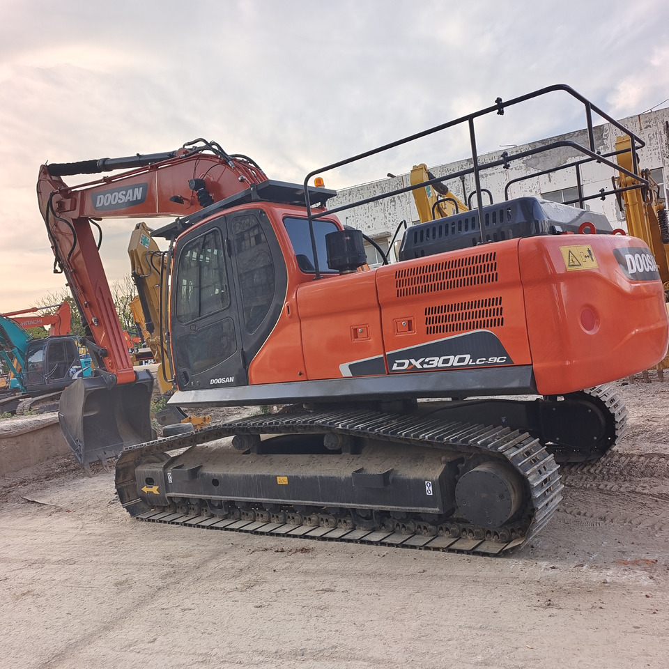 DOOSAN DX 300 LC - 9C - Paletli ekskavatör: fotoğraf 1 DOOSAN DX 300 LC - 9C - Paletli ekskavatör: fotoğraf 1