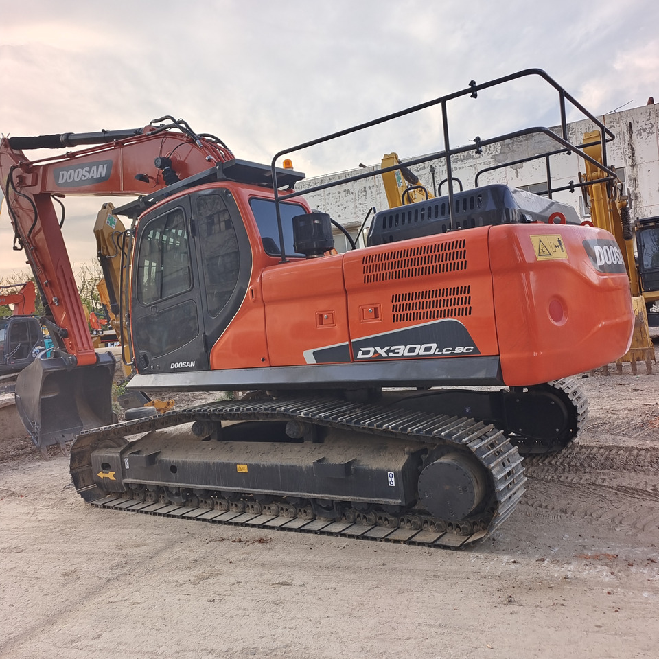 DOOSAN DX 300 LC - 9C DX300 LCA - Paletli ekskavatör: fotoğraf 1 DOOSAN DX 300 LC - 9C DX300 LCA - Paletli ekskavatör: fotoğraf 1