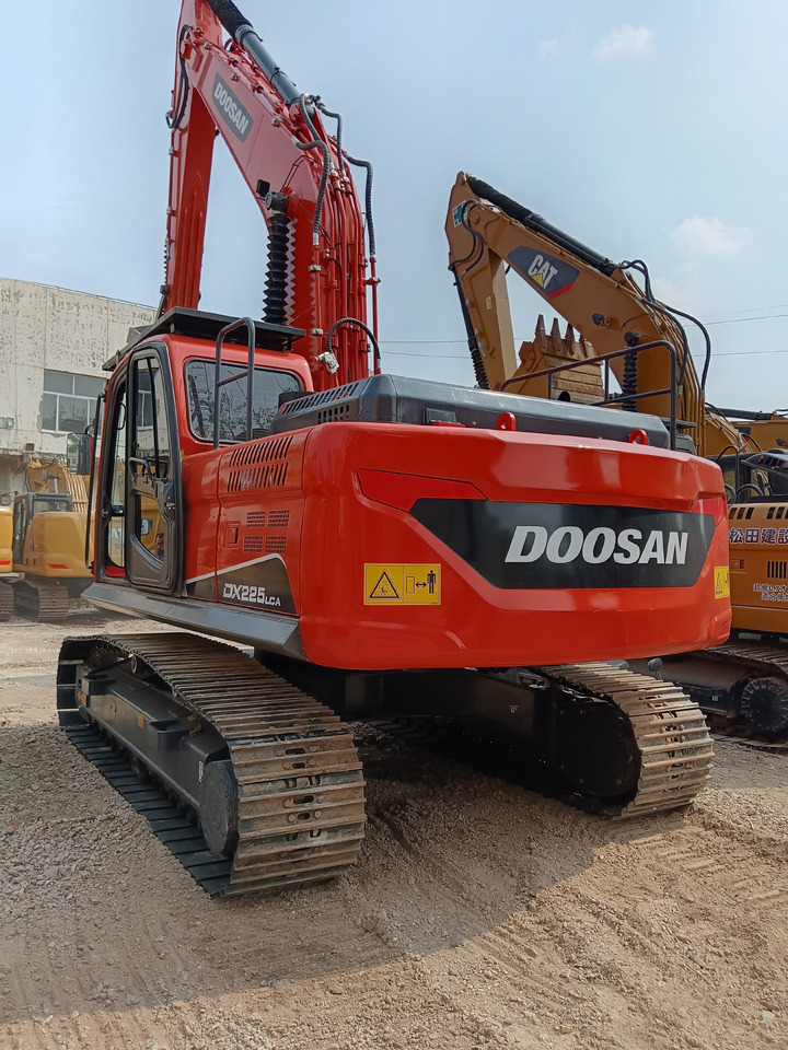 DOOSAN DX225 LCA DX225LC-9C - Paletli ekskavatör: fotoğraf 2 DOOSAN DX225 LCA DX225LC-9C - Paletli ekskavatör: fotoğraf 2