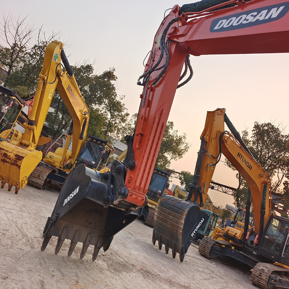 DOOSAN DX300 LC - 9C DX300LCA - Paletli ekskavatör: fotoğraf 5 DOOSAN DX300 LC - 9C DX300LCA - Paletli ekskavatör: fotoğraf 5