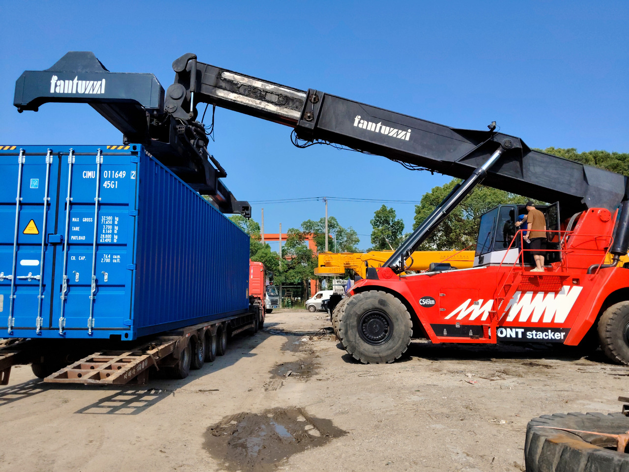FANTUZZI CS45KM 45 TON - Reachstacker: fotoğraf 3 FANTUZZI CS45KM 45 TON - Reachstacker: fotoğraf 3