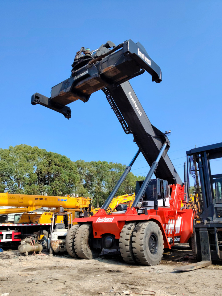 FANTUZZI CS45KM 45TON - Reachstacker: fotoğraf 4 FANTUZZI CS45KM 45TON - Reachstacker: fotoğraf 4