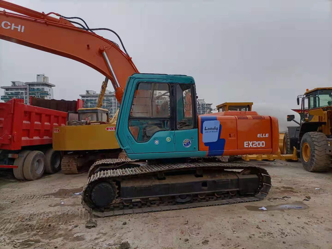 HITACHI EX200-3 Hitachi EX 200 - 3 - Paletli ekskavatör: fotoğraf 5 HITACHI EX200-3 Hitachi EX 200 - 3 - Paletli ekskavatör: fotoğraf 5