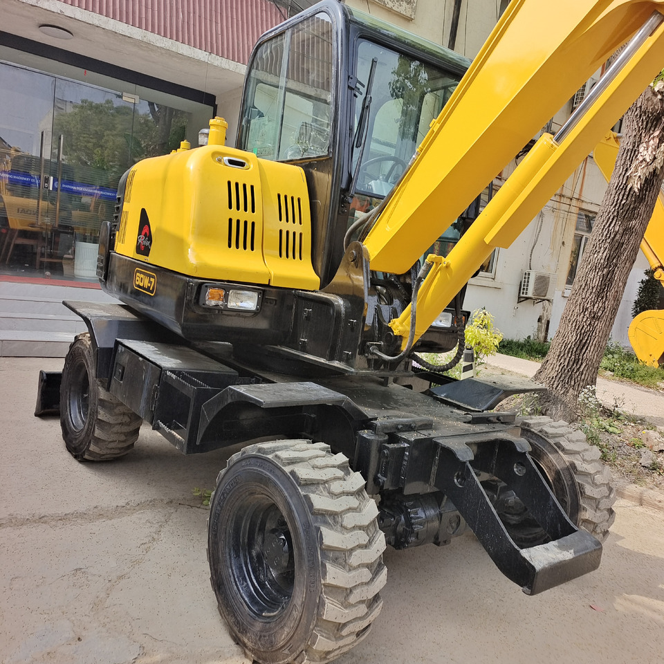 HYUNDAI R60W-7 - Tekerlekli ekskavatör: fotoğraf 1 HYUNDAI R60W-7 - Tekerlekli ekskavatör: fotoğraf 1