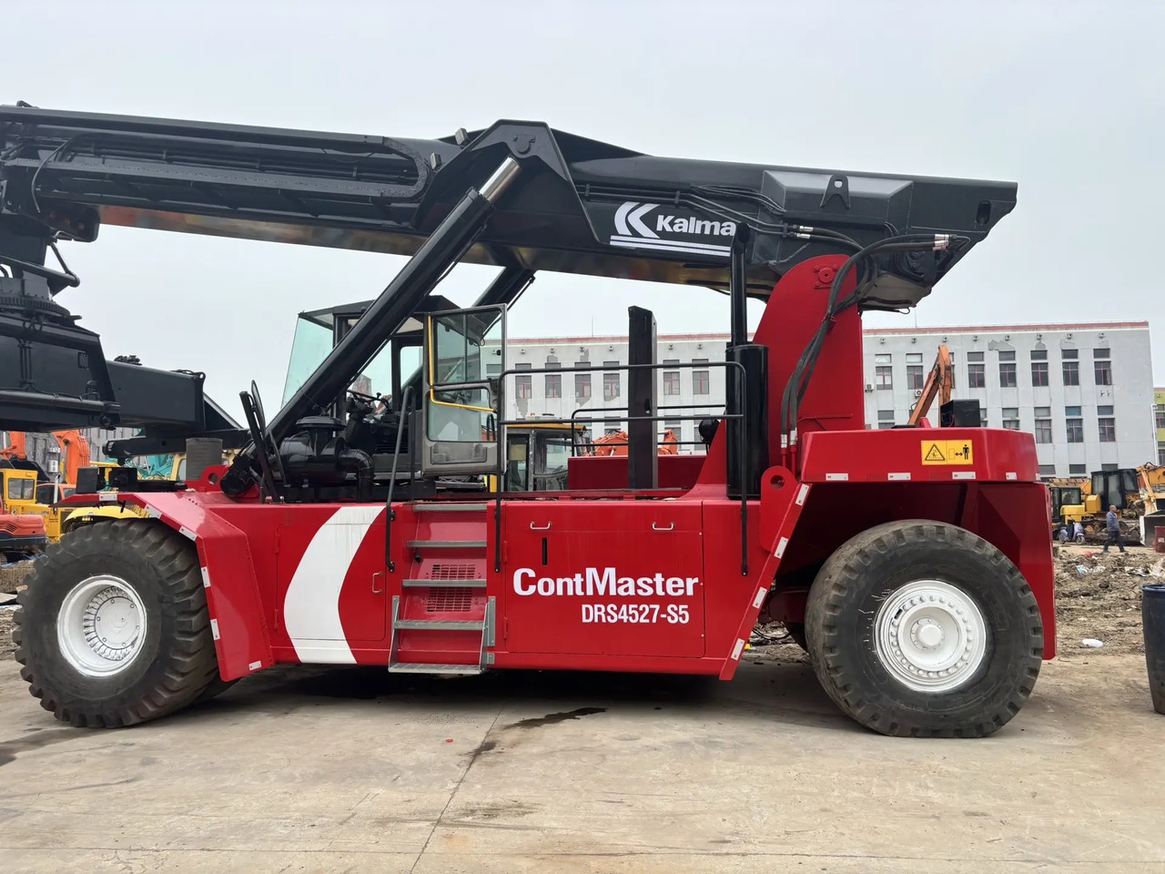 KALMAR DRS 4527 - S5 DRF450 DRT 450 45TON CONTAINER HANDLER - Reachstacker: fotoğraf 5 KALMAR DRS 4527 - S5 DRF450 DRT 450 45TON CONTAINER HANDLER - Reachstacker: fotoğraf 5