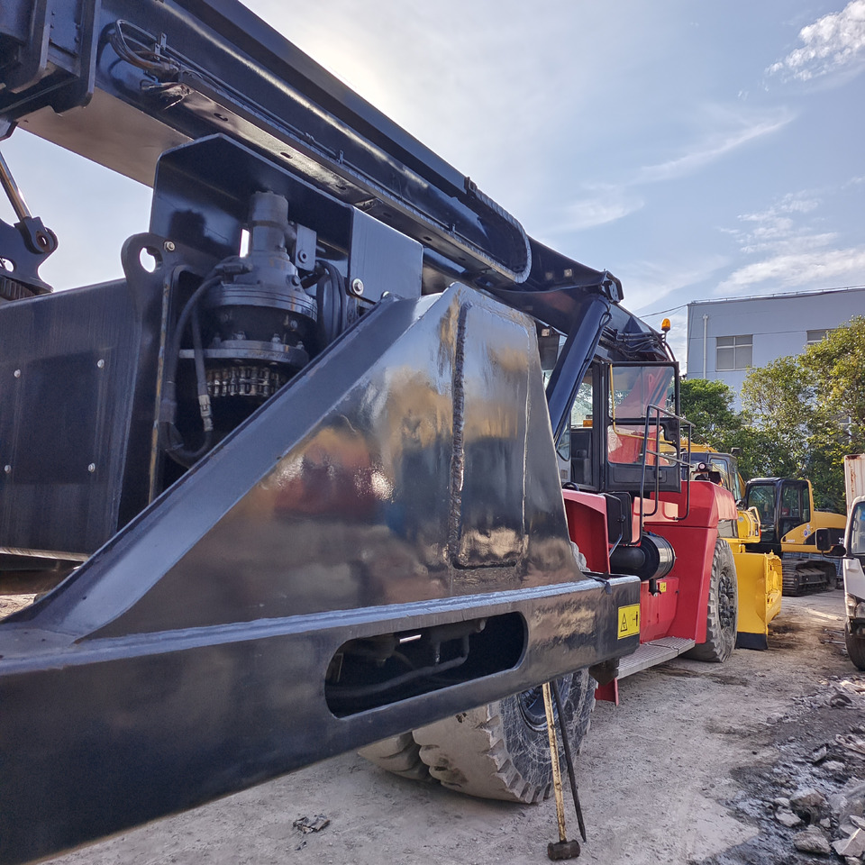 KALMAR DRT 450 - Reachstacker: fotoğraf 5 KALMAR DRT 450 - Reachstacker: fotoğraf 5