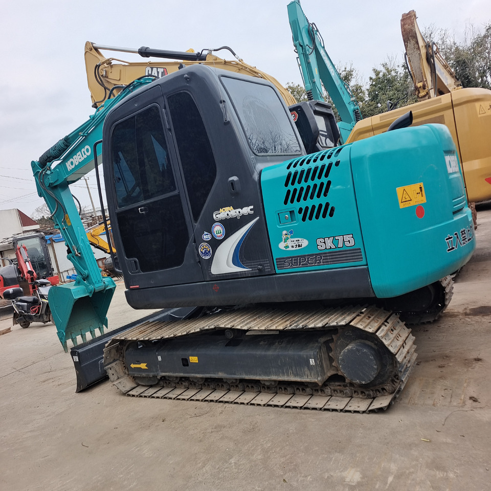 KOBELCO SK75 - Paletli ekskavatör: fotoğraf 5 KOBELCO SK75 - Paletli ekskavatör: fotoğraf 5