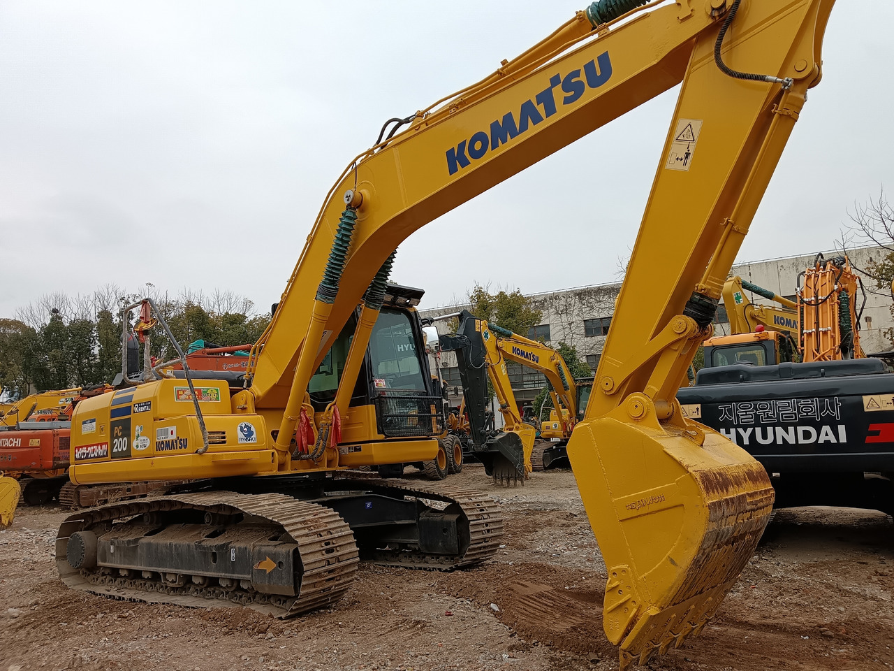 KOMATSU PC200-8 N1 - Paletli ekskavatör: fotoğraf 1 KOMATSU PC200-8 N1 - Paletli ekskavatör: fotoğraf 1