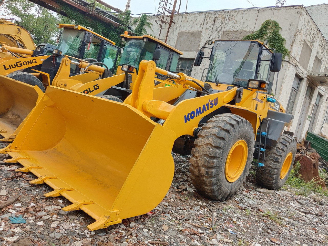 KOMATSU WA320-5 - Tekerlekli yükleyici: fotoğraf 4 KOMATSU WA320-5 - Tekerlekli yükleyici: fotoğraf 4
