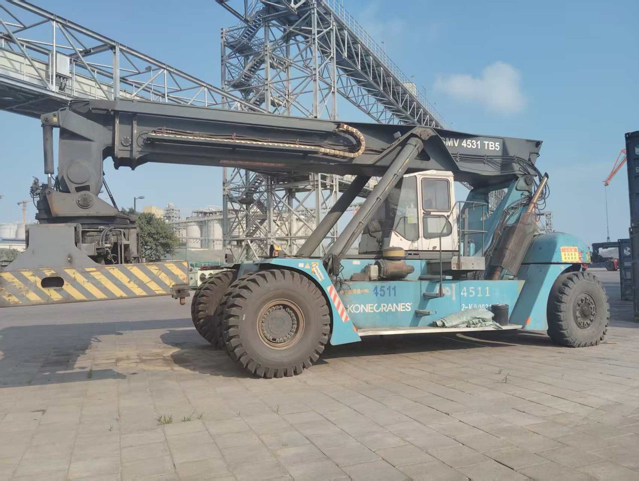 KONECRANES SMV 4531 TB5 - Reachstacker: fotoğraf 4 KONECRANES SMV 4531 TB5 - Reachstacker: fotoğraf 4