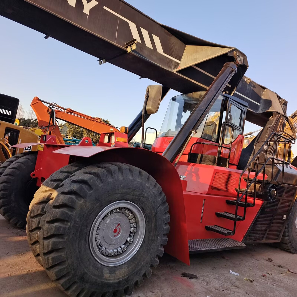 Reachstacker SANY SRSC45C30 45 TON CAPACITY: fotoğraf 11 Reachstacker SANY SRSC45C30 45 TON CAPACITY: fotoğraf 11