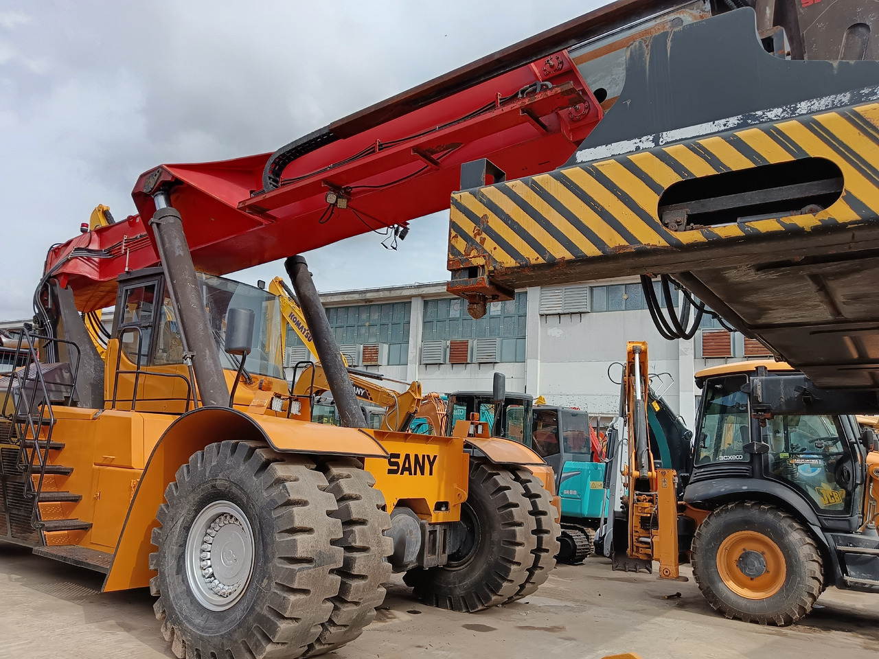 SANY SRSC45C30 - Reachstacker: fotoğraf 3 SANY SRSC45C30 - Reachstacker: fotoğraf 3