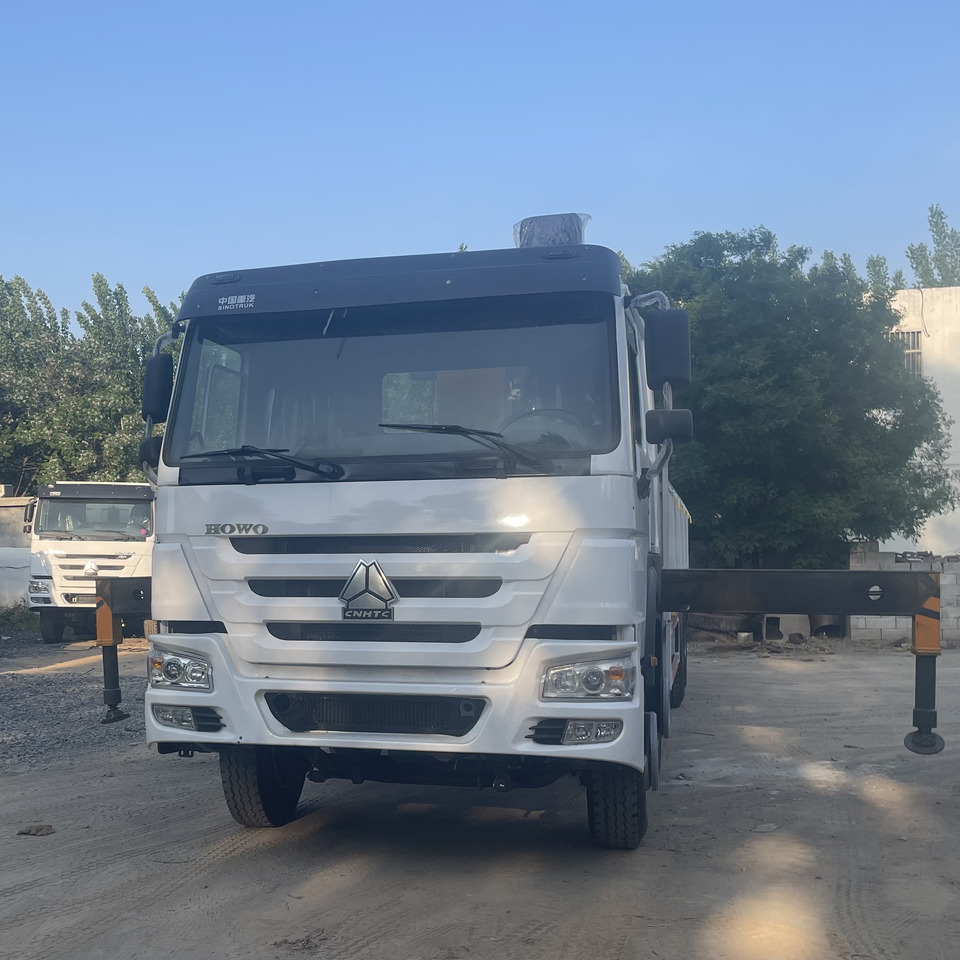 SINOTRUK HOWO 8 TON TRUCK-MOUNTED CRANE - Vinçli kamyon: fotoğraf 2 SINOTRUK HOWO 8 TON TRUCK-MOUNTED CRANE - Vinçli kamyon: fotoğraf 2