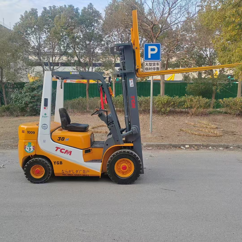 TCM FD 30 THREE FRAME STAGES - Dizel forklift: fotoğraf 3 TCM FD 30 THREE FRAME STAGES - Dizel forklift: fotoğraf 3