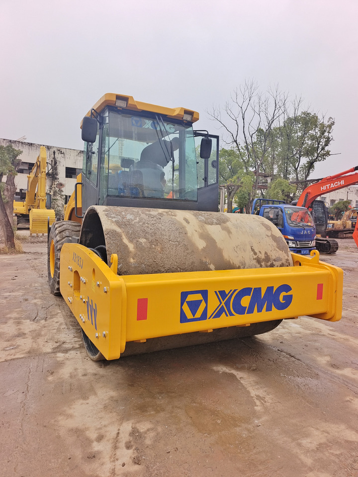 XCMG XS183J - Yol silindiri: fotoğraf 5 XCMG XS183J - Yol silindiri: fotoğraf 5