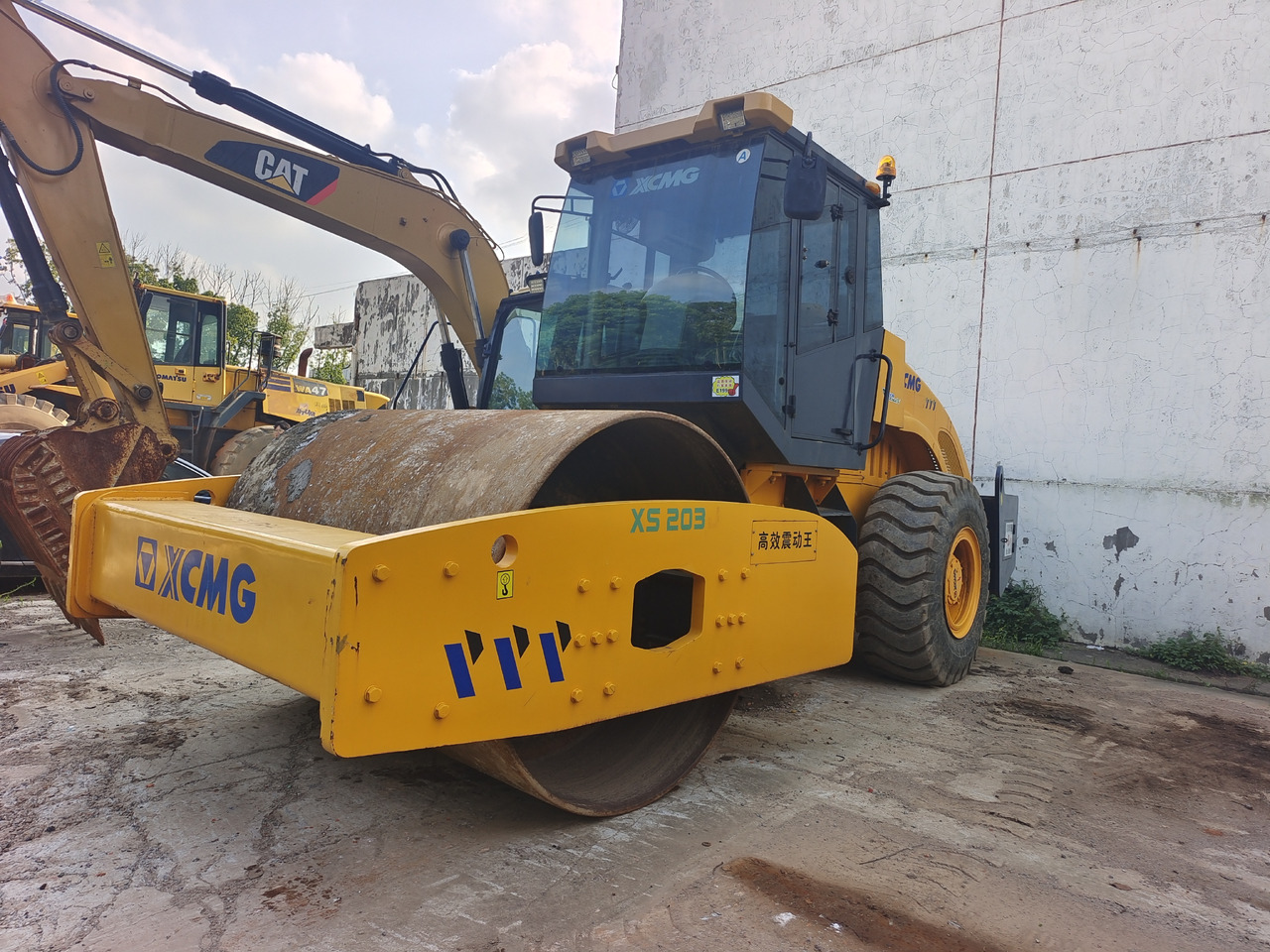 XCMG XS203J XS223J - Yol silindiri: fotoğraf 1 XCMG XS203J XS223J - Yol silindiri: fotoğraf 1