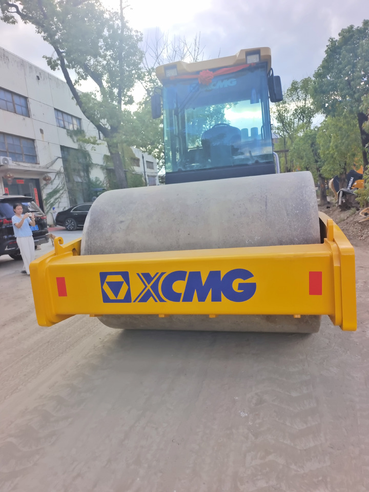XCMG XS223J - Yol silindiri: fotoğraf 3 XCMG XS223J - Yol silindiri: fotoğraf 3