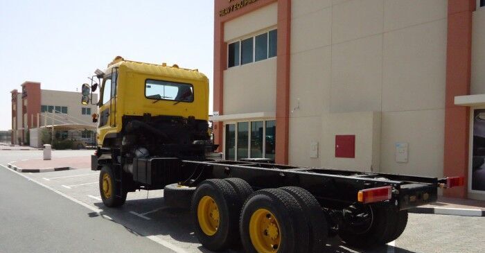 Nissan UD CZ4YL 6x6 Chassis Truck - Şasi kamyon: fotoğraf 2 Nissan UD CZ4YL 6x6 Chassis Truck - Şasi kamyon: fotoğraf 2