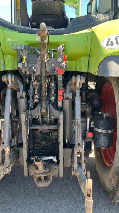 Claas Arion 650 - Traktör: fotoğraf 5 Claas Arion 650 - Traktör: fotoğraf 5