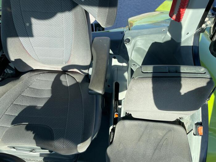 Claas Arion 650 - Traktör: fotoğraf 5 Claas Arion 650 - Traktör: fotoğraf 5