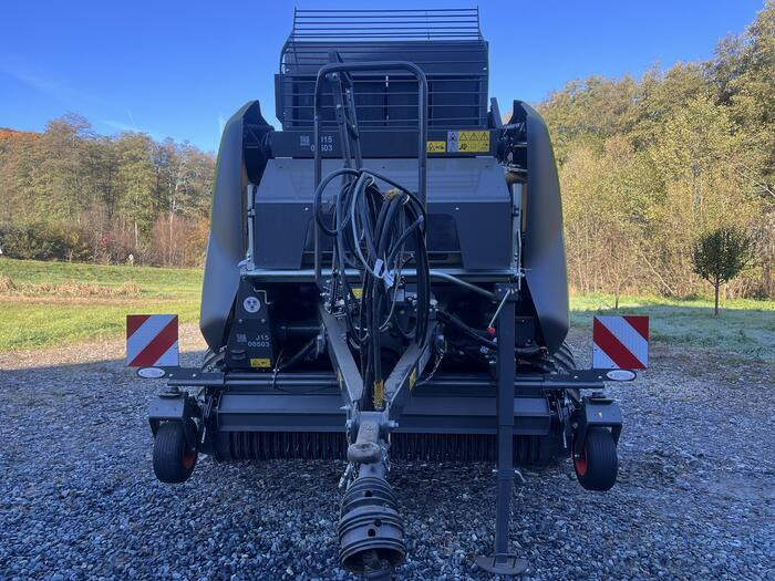 Claas Variant 585 RC - Silindirik balya makinesi: fotoğraf 2 Claas Variant 585 RC - Silindirik balya makinesi: fotoğraf 2