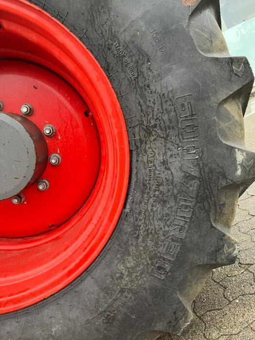 Fendt 824 Vario ProfiPlus - Traktör: fotoğraf 3 Fendt 824 Vario ProfiPlus - Traktör: fotoğraf 3