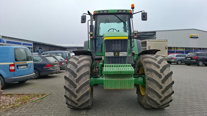 John Deere 7710 - Traktör: fotoğraf 1 John Deere 7710 - Traktör: fotoğraf 1