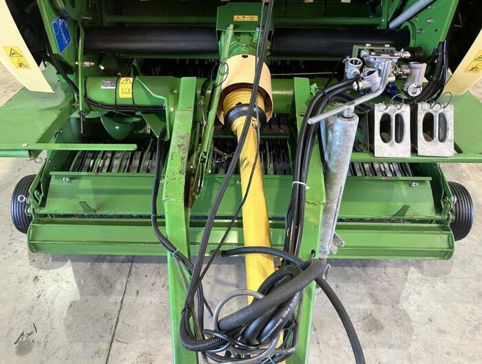 Krone Comprima F 125 XC - Silindirik balya makinesi: fotoğraf 2 Krone Comprima F 125 XC - Silindirik balya makinesi: fotoğraf 2