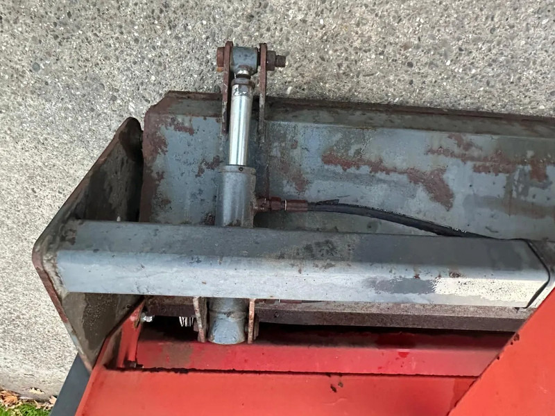 Hekamp Veegmachine met opvangbak Hydraulisch borstel - Traktör: fotoğraf 5 Hekamp Veegmachine met opvangbak Hydraulisch borstel - Traktör: fotoğraf 5