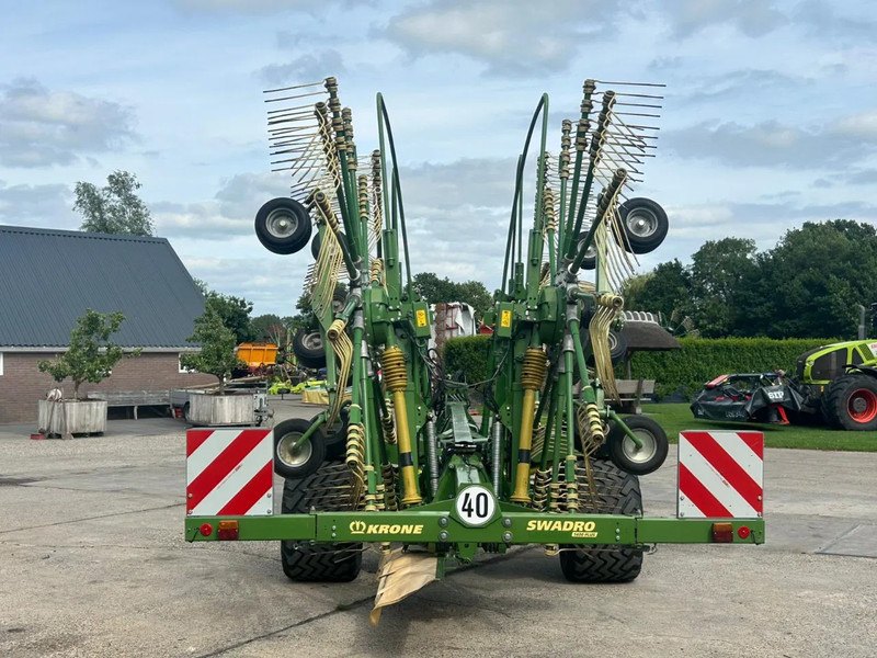Krone Swadro 1400 Plus 4 Rotorhark Zwiller - Ot toplama tırmığı: fotoğraf 4 Krone Swadro 1400 Plus 4 Rotorhark Zwiller - Ot toplama tırmığı: fotoğraf 4