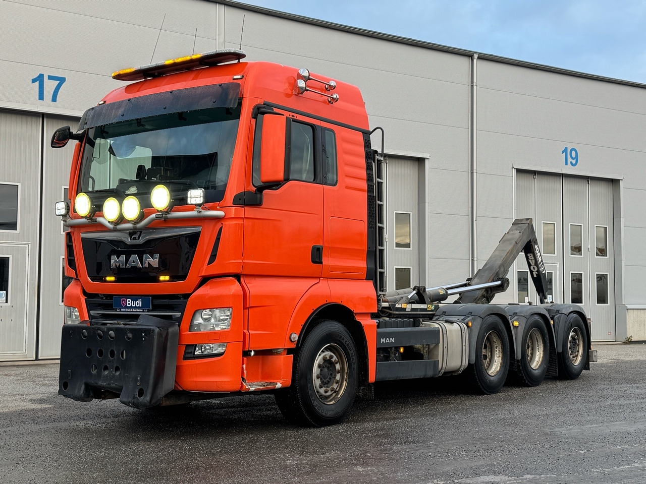 Tridemväxlare MAN TGX 92X -2019 | JOAB L27 Nordic Strength - Kancalı yükleyici kamyon: fotoğraf 1 Tridemväxlare MAN TGX 92X -2019 | JOAB L27 Nordic Strength - Kancalı yükleyici kamyon: fotoğraf 1