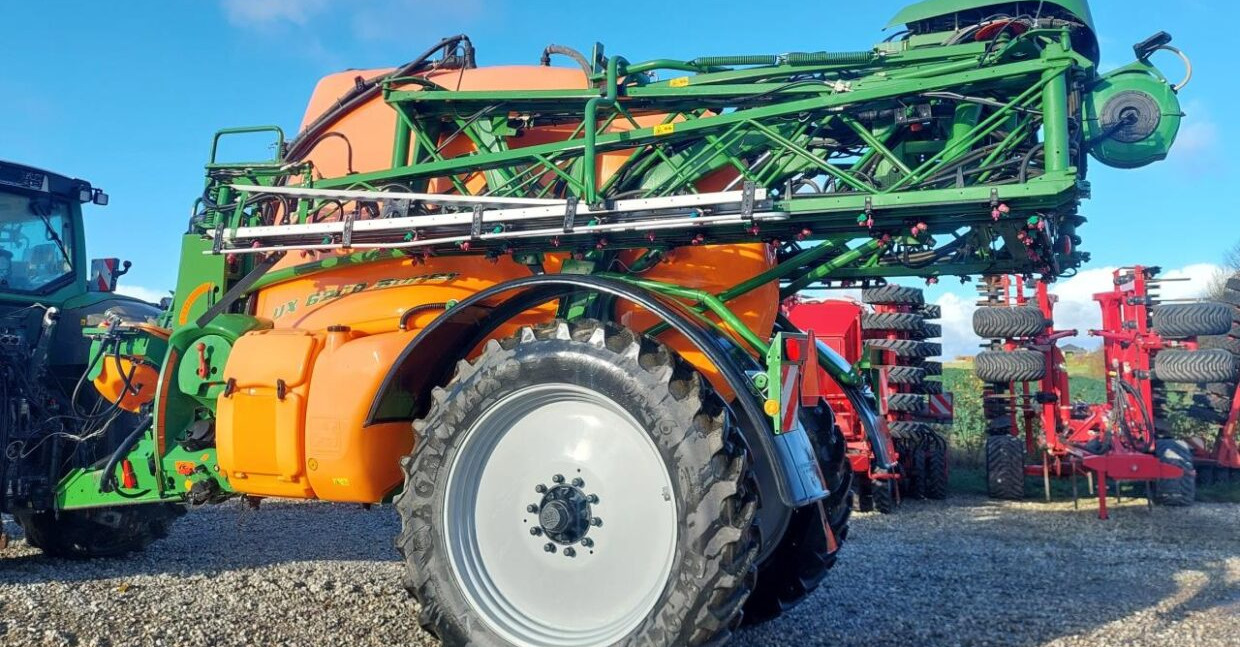 Amazone UX 6200 Super 30-24m - Çekilir pülverizatör: fotoğraf 4 Amazone UX 6200 Super 30-24m - Çekilir pülverizatör: fotoğraf 4