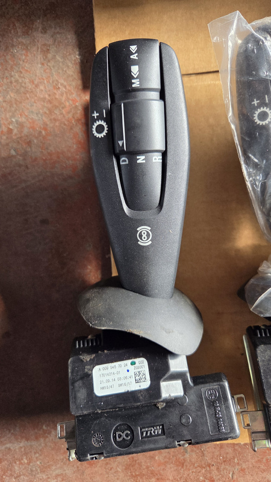 MERCEDES-BENZ ACTROS MP4 - Sinyal kolu - Kamyon: fotoğraf 4 MERCEDES-BENZ ACTROS MP4 - Sinyal kolu - Kamyon: fotoğraf 4