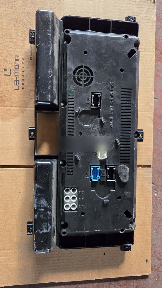 MERCEDES-BENZ econic - Gösterge panosu - Otobüs: fotoğraf 2 MERCEDES-BENZ econic - Gösterge panosu - Otobüs: fotoğraf 2