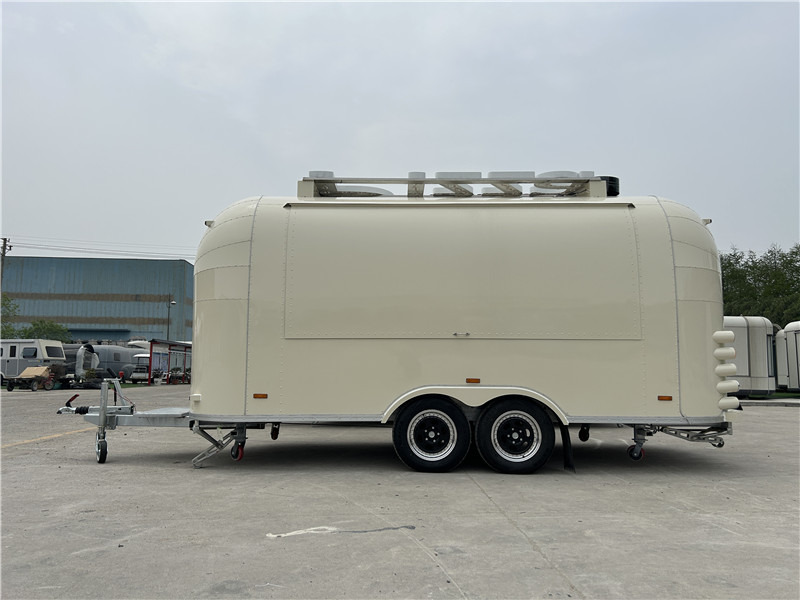 European Food Truck Pizza Food Truck, Smash Burger Foodtruck - Büfe karavan: fotoğraf 4 European Food Truck Pizza Food Truck, Smash Burger Foodtruck - Büfe karavan: fotoğraf 4